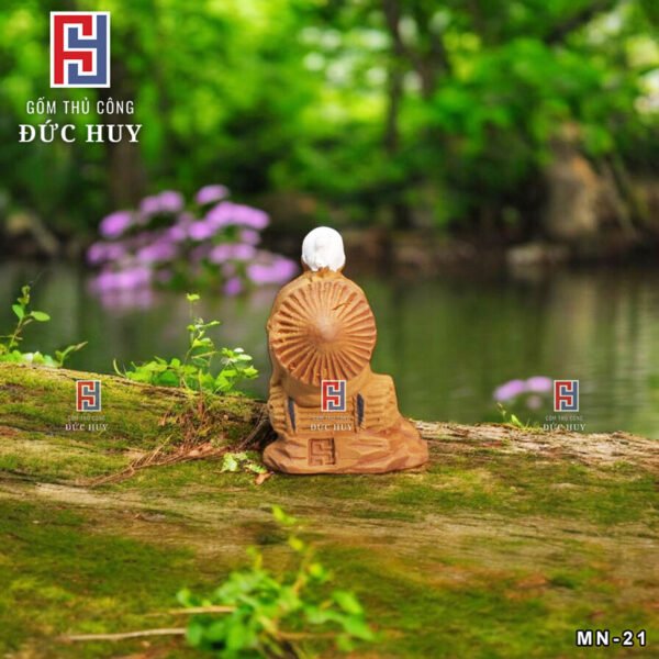 Tượng-gốm-mini-lão-Tiều-Phu-ngồi-uống-nước-trang-trí-tiểu-cảnh-chậu-cây-bonsai-(4)